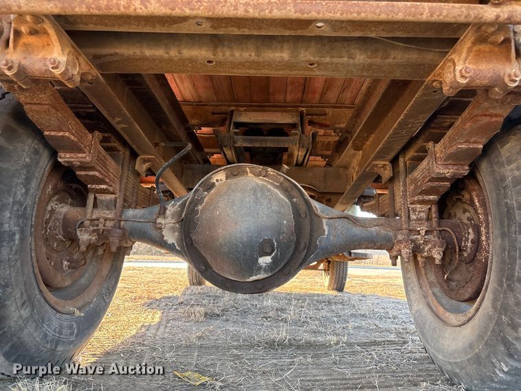 image for item FG2519 1967 International Harvester Loadstar 1600 grain truck