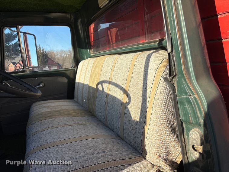 image for item FG2519 1967 International Harvester Loadstar 1600 grain truck