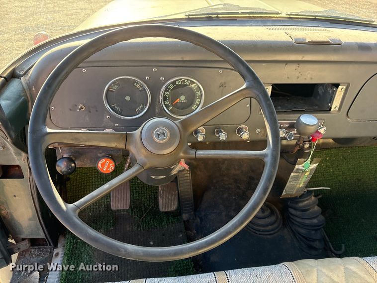 image for item FG2519 1967 International Harvester Loadstar 1600 grain truck