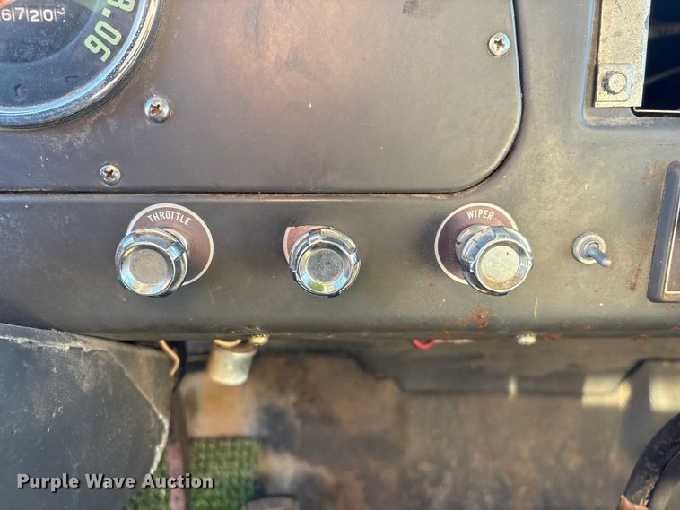 image for item FG2519 1967 International Harvester Loadstar 1600 grain truck