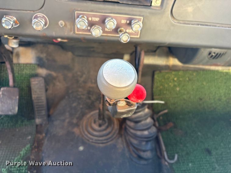 image for item FG2519 1967 International Harvester Loadstar 1600 grain truck