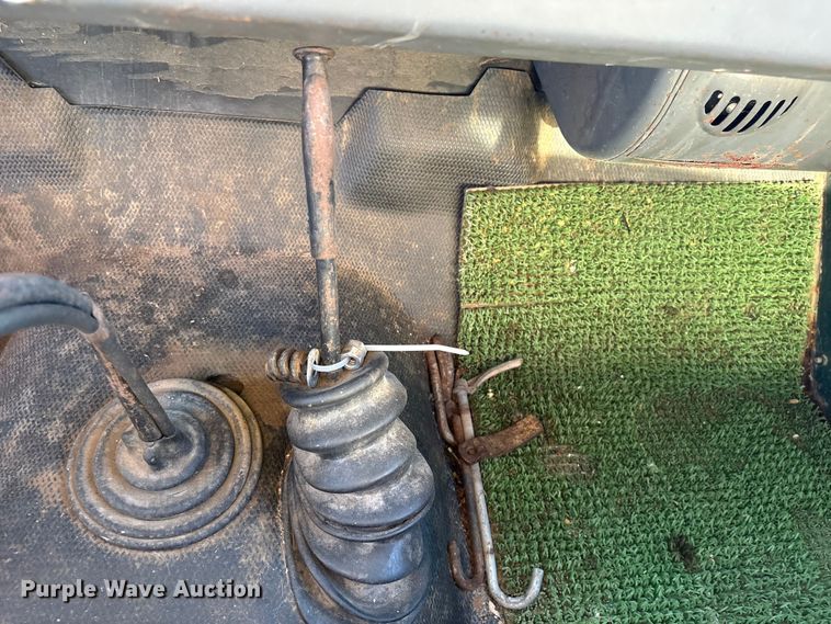 image for item FG2519 1967 International Harvester Loadstar 1600 grain truck