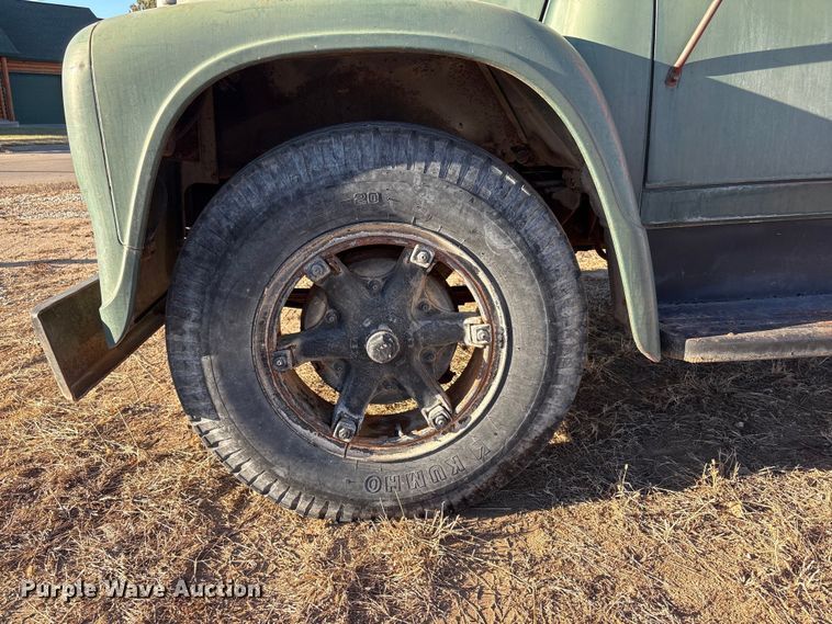 image for item FG2519 1967 International Harvester Loadstar 1600 grain truck