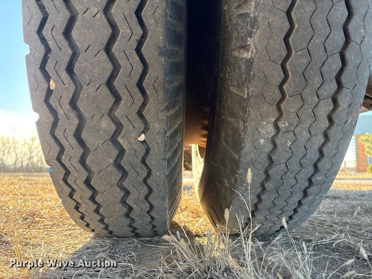 image for item FG2519 1967 International Harvester Loadstar 1600 grain truck