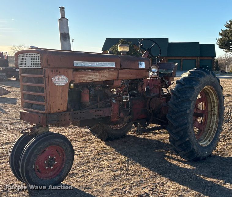 image for item FG2520 1961 McCormick Farmall 560 tractor