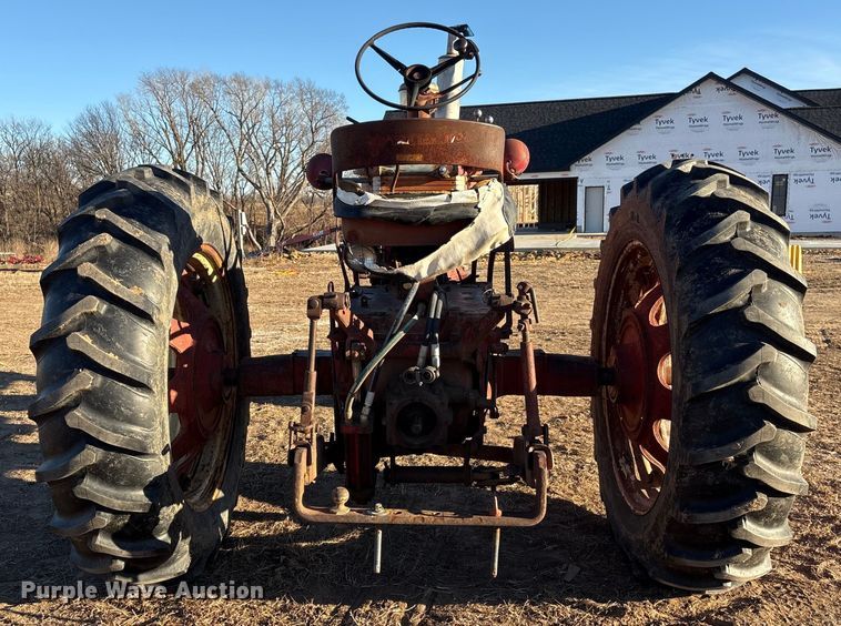 image for item FG2520 1961 McCormick Farmall 560 tractor