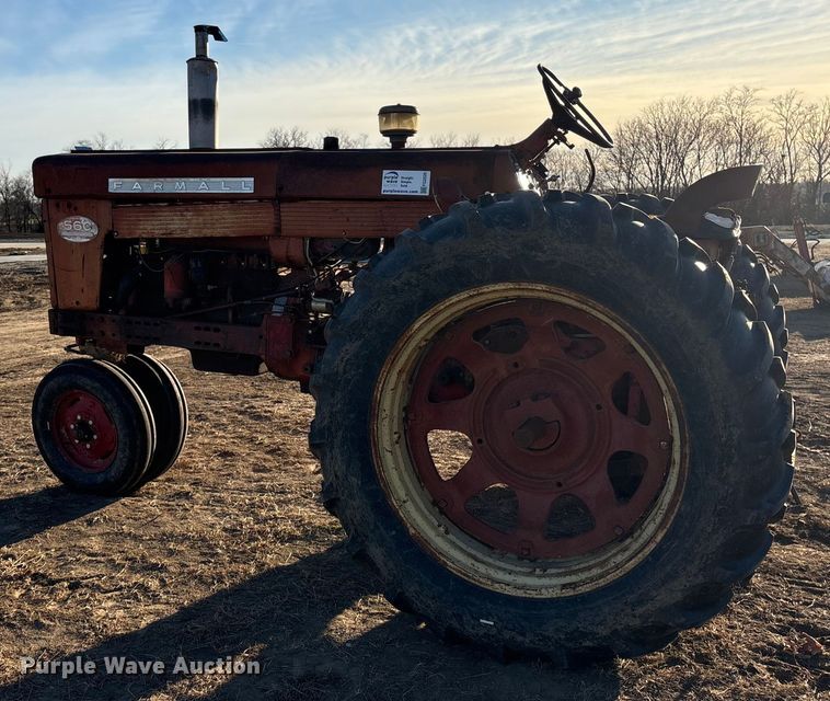 image for item FG2520 1961 McCormick Farmall 560 tractor