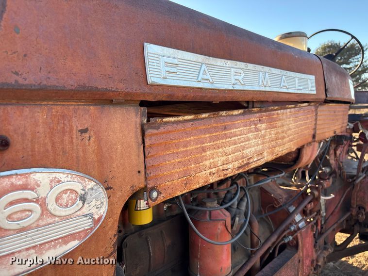 image for item FG2520 1961 McCormick Farmall 560 tractor