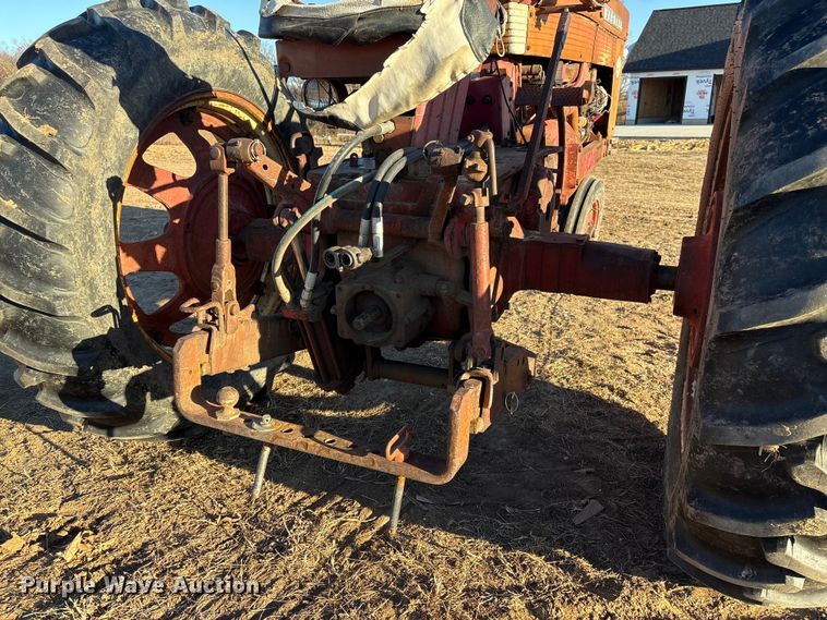 image for item FG2520 1961 McCormick Farmall 560 tractor