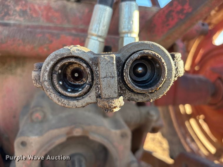 image for item FG2520 1961 McCormick Farmall 560 tractor