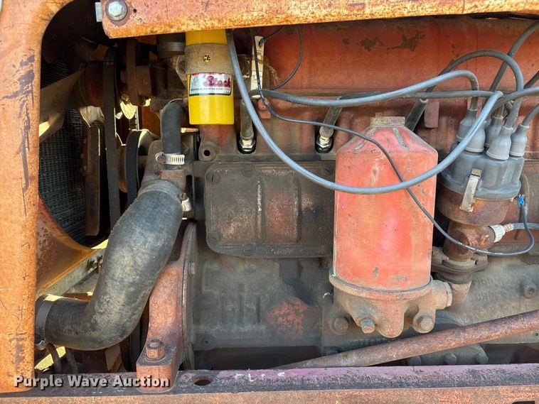 image for item FG2520 1961 McCormick Farmall 560 tractor