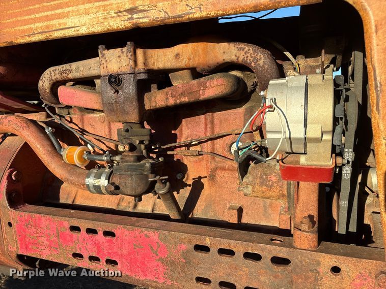 image for item FG2520 1961 McCormick Farmall 560 tractor