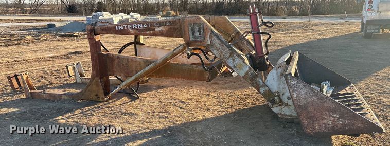 image for item FG2523 International 2001 Loader tractor loader