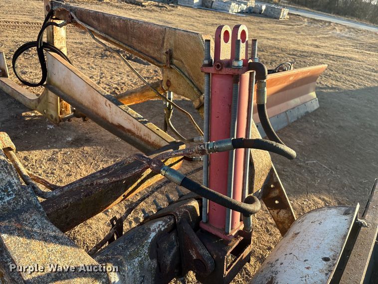 image for item FG2523 International 2001 Loader tractor loader