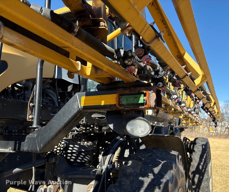 image for item FG2526 2013 Rogator RG900 sprayer