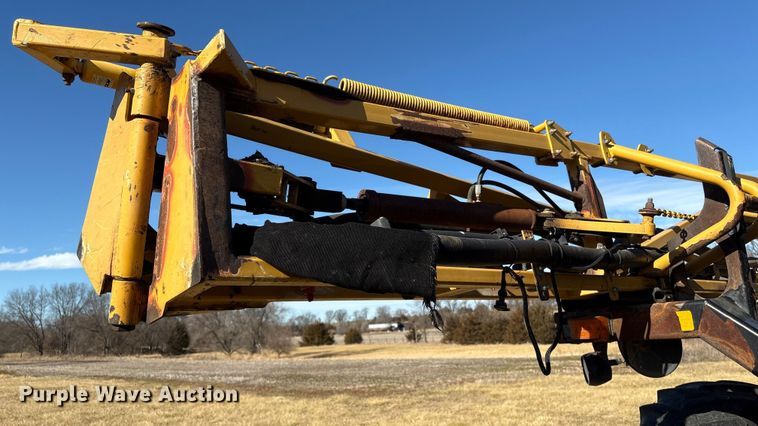 image for item FG2526 2013 Rogator RG900 sprayer