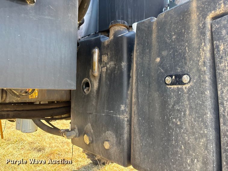 image for item FG2526 2013 Rogator RG900 sprayer