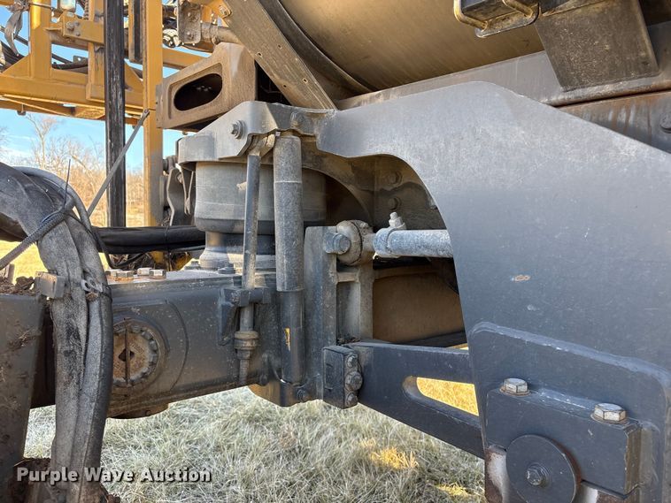 image for item FG2526 2013 Rogator RG900 sprayer