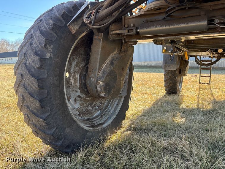 image for item FG2526 2013 Rogator RG900 sprayer