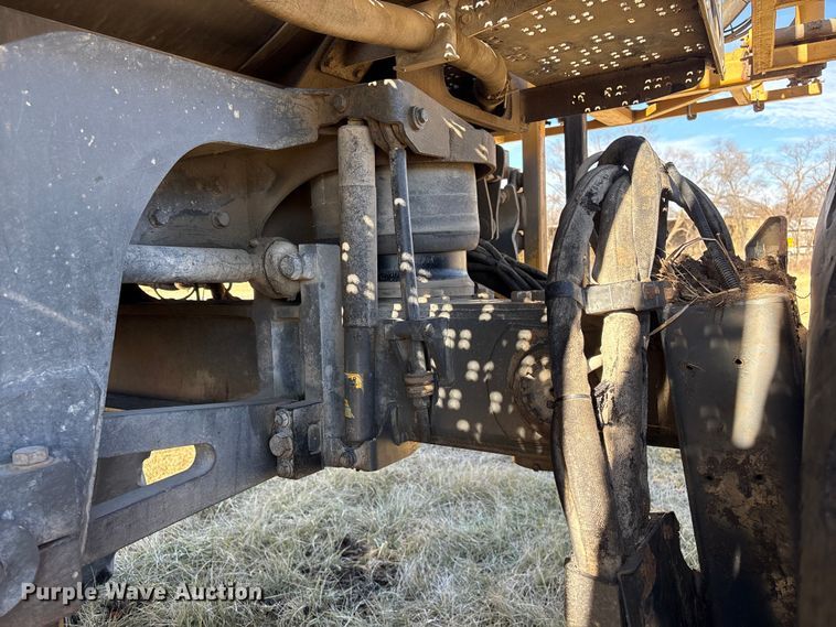 image for item FG2526 2013 Rogator RG900 sprayer