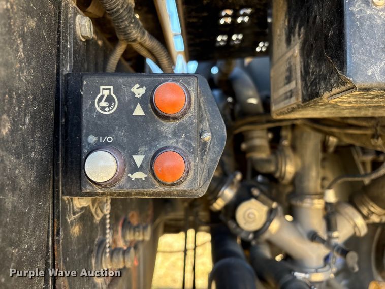 image for item FG2526 2013 Rogator RG900 sprayer