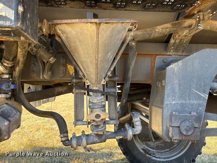 image for item FG2526 2013 Rogator RG900 sprayer