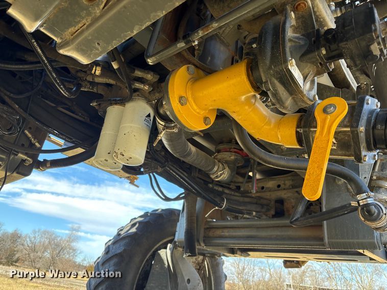 image for item FG2526 2013 Rogator RG900 sprayer