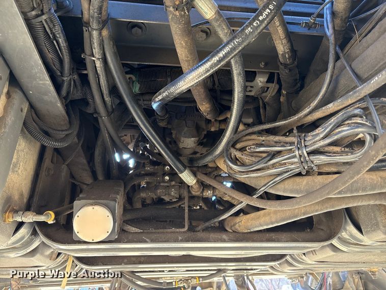 image for item FG2526 2013 Rogator RG900 sprayer