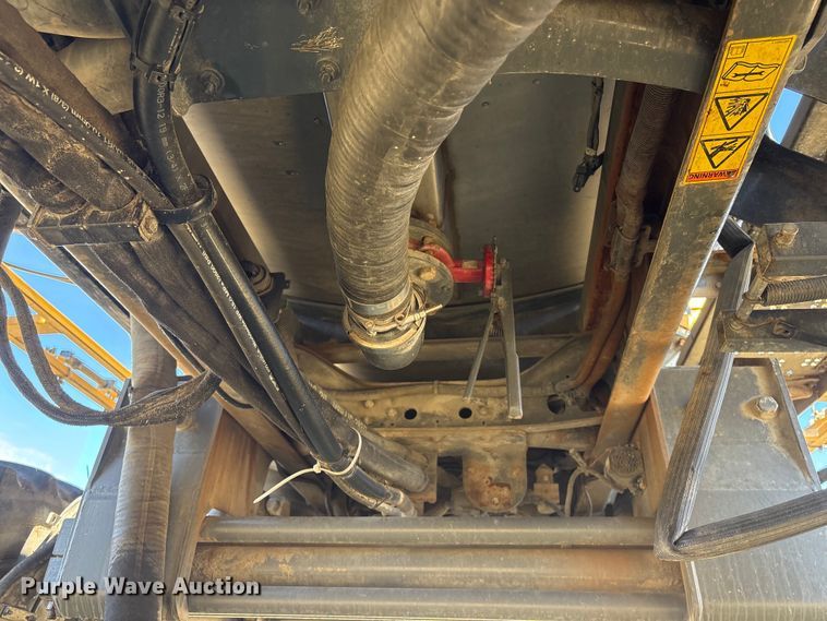 image for item FG2526 2013 Rogator RG900 sprayer