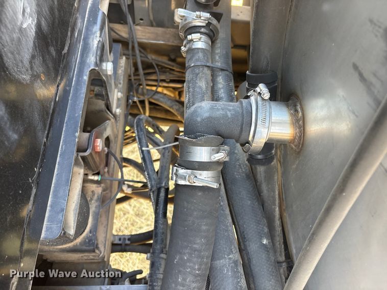 image for item FG2526 2013 Rogator RG900 sprayer