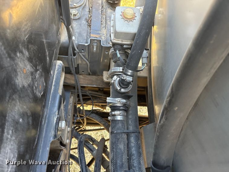 image for item FG2526 2013 Rogator RG900 sprayer