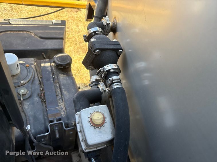image for item FG2526 2013 Rogator RG900 sprayer