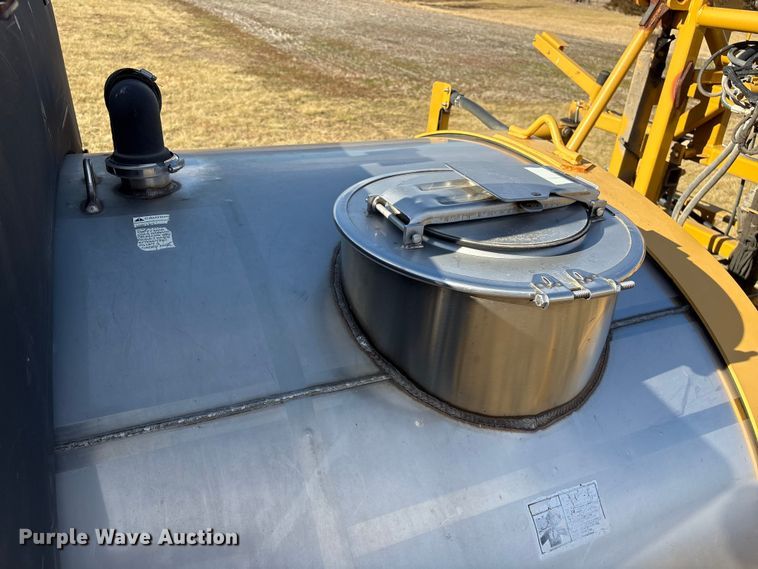 image for item FG2526 2013 Rogator RG900 sprayer