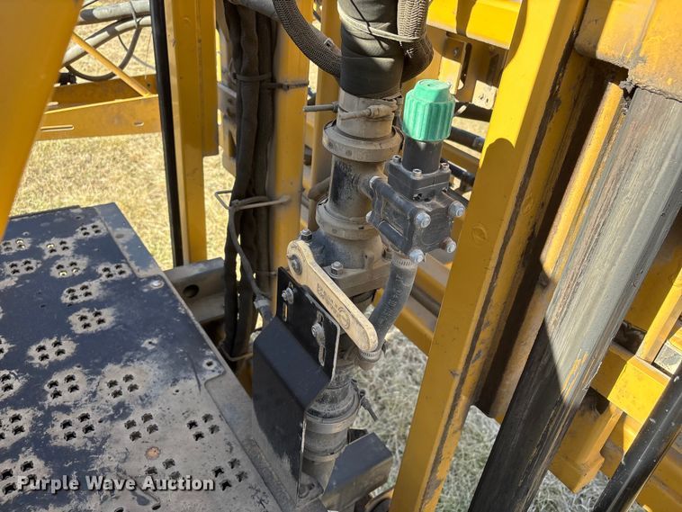 image for item FG2526 2013 Rogator RG900 sprayer