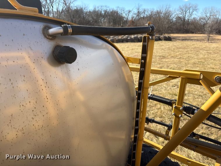 image for item FG2526 2013 Rogator RG900 sprayer