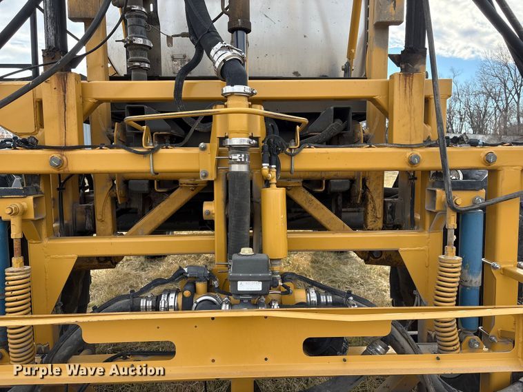 image for item FG2526 2013 Rogator RG900 sprayer