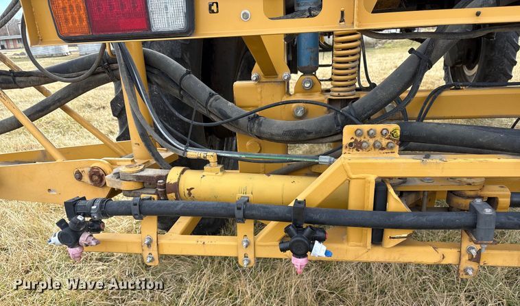 image for item FG2526 2013 Rogator RG900 sprayer