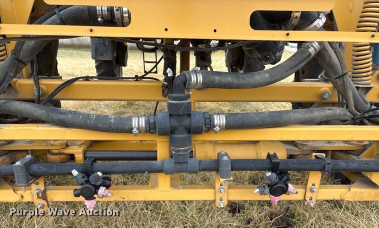image for item FG2526 2013 Rogator RG900 sprayer