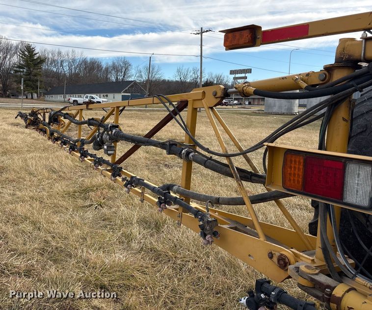 image for item FG2526 2013 Rogator RG900 sprayer