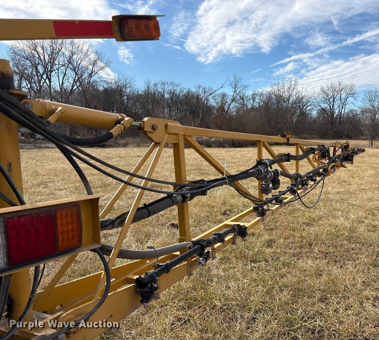 image for item FG2526 2013 Rogator RG900 sprayer