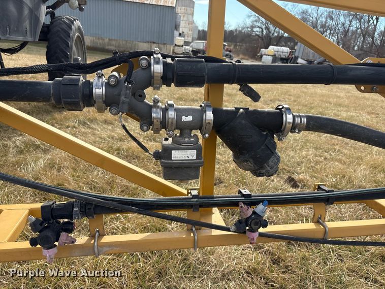 image for item FG2526 2013 Rogator RG900 sprayer