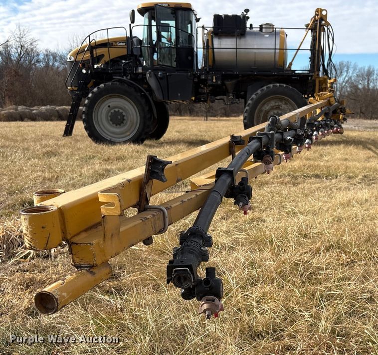 image for item FG2526 2013 Rogator RG900 sprayer