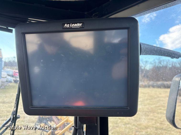 image for item FG2526 2013 Rogator RG900 sprayer