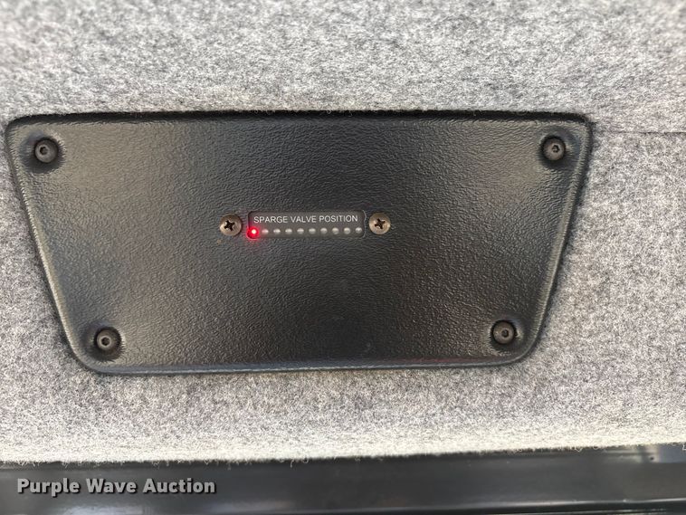 image for item FG2526 2013 Rogator RG900 sprayer