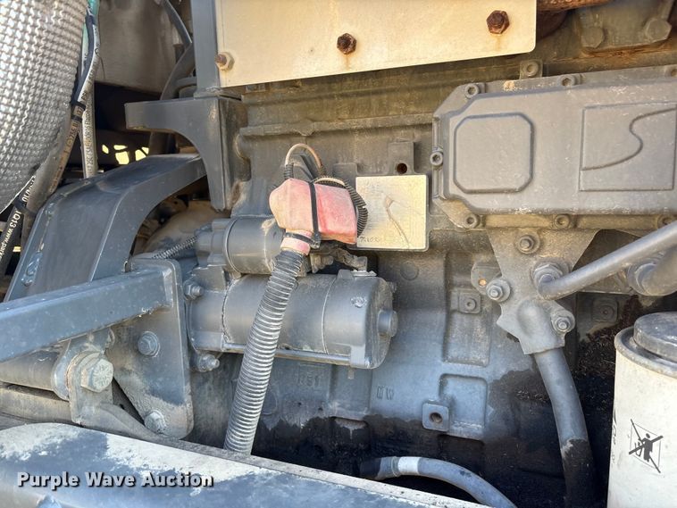 image for item FG2526 2013 Rogator RG900 sprayer