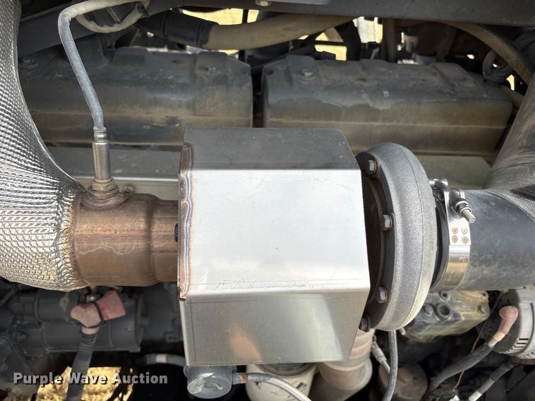 image for item FG2526 2013 Rogator RG900 sprayer