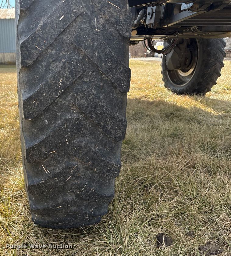 image for item FG2526 2013 Rogator RG900 sprayer