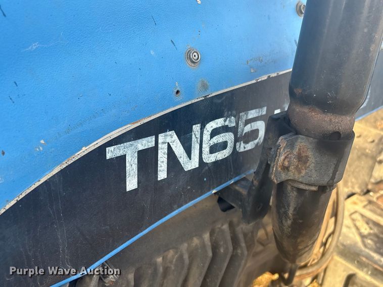 image for item FI0110 2002 New Holland TN65 tractor