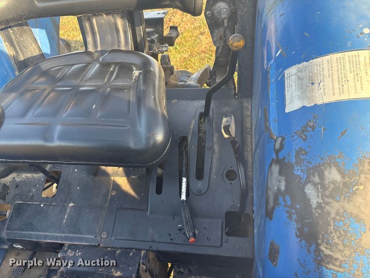 image for item FI0110 2002 New Holland TN65 tractor