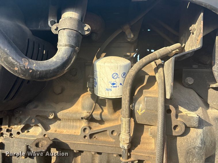 image for item FI0110 2002 New Holland TN65 tractor